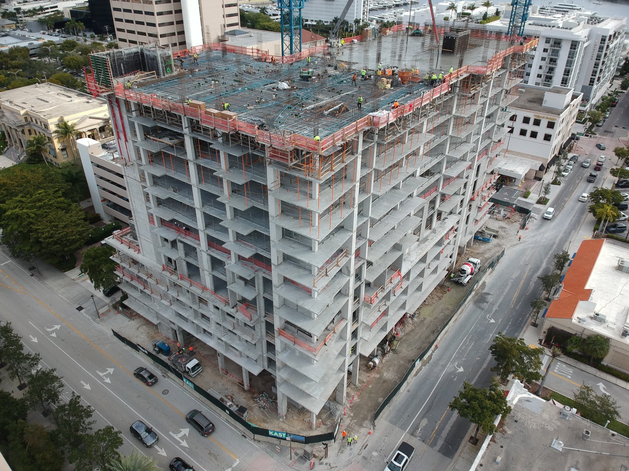 345 Banyan